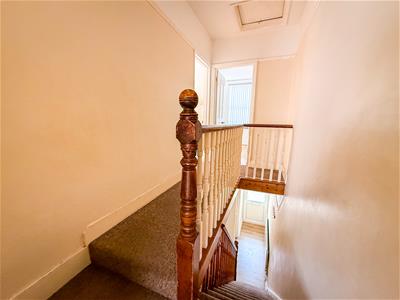 FIRST FLOOR LANDING